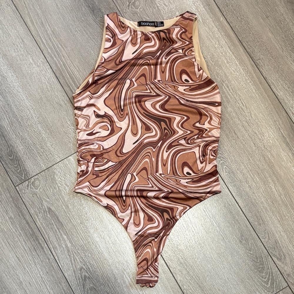 Boohoo Marble Pattern Bodysuit in Brown and Cream XS287